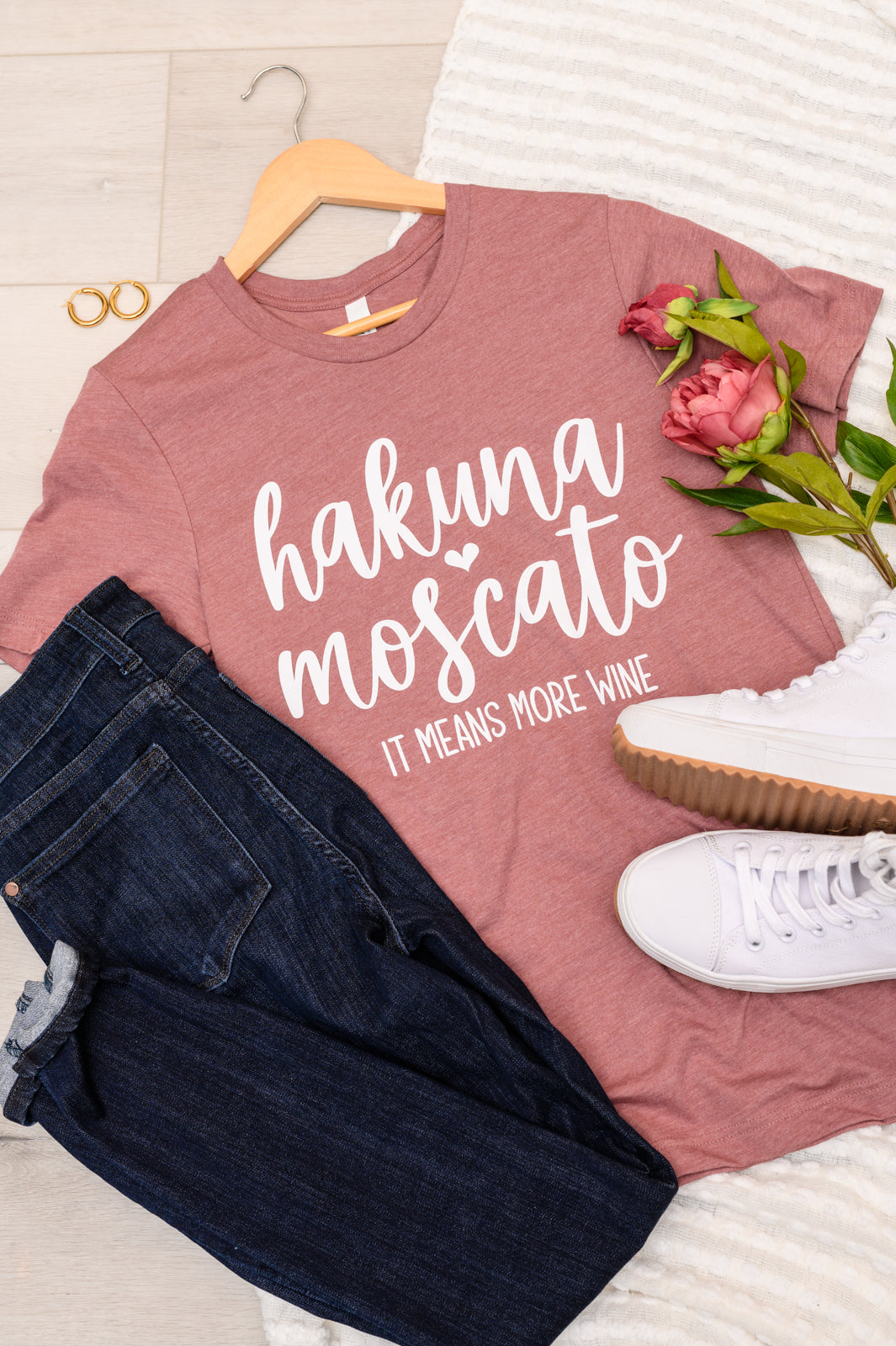 Hakuna Moscato Graphic T-Shirt in Mellow Rose