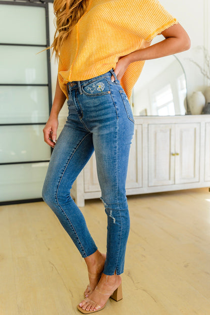 Hi-waisted Dandelion Embroidery Skinny Jeans | Judy Blue