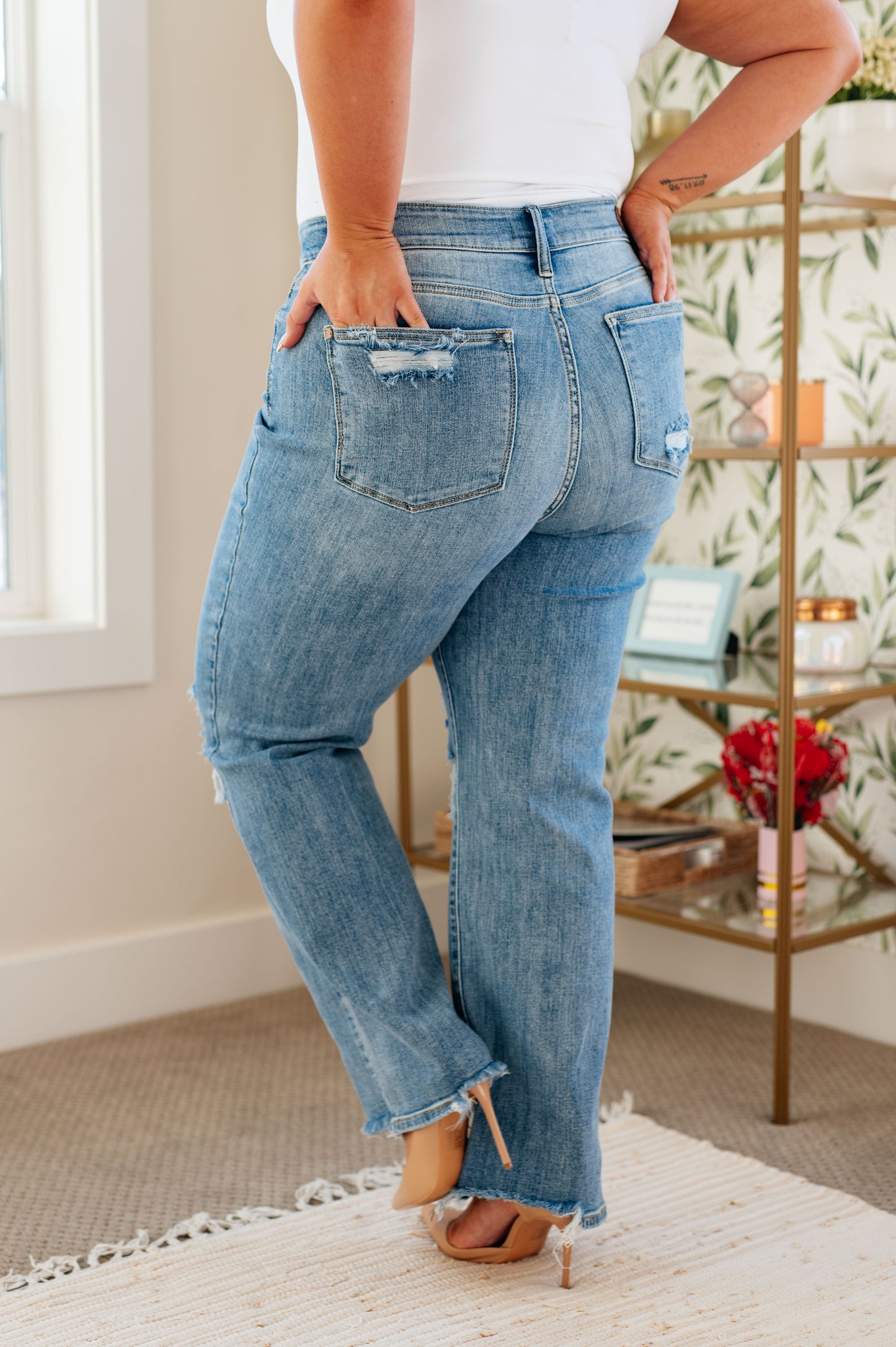 Rose High Rise 90's Straight Jeans in Light Wash | Judy Blue